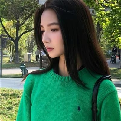 橘衫男子的画像